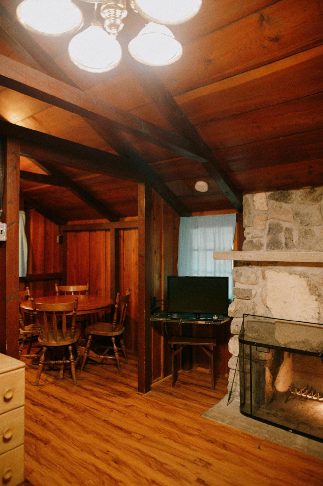Addison'S Bungalows Brisco Luaran gambar